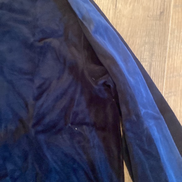 Original Penguin Women’s Dark Blue Velvet Sweater Size Medium - Picture 2 of 5